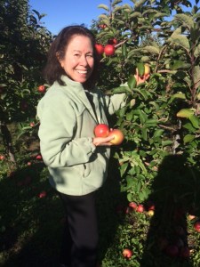 Viv picking apples1 2015