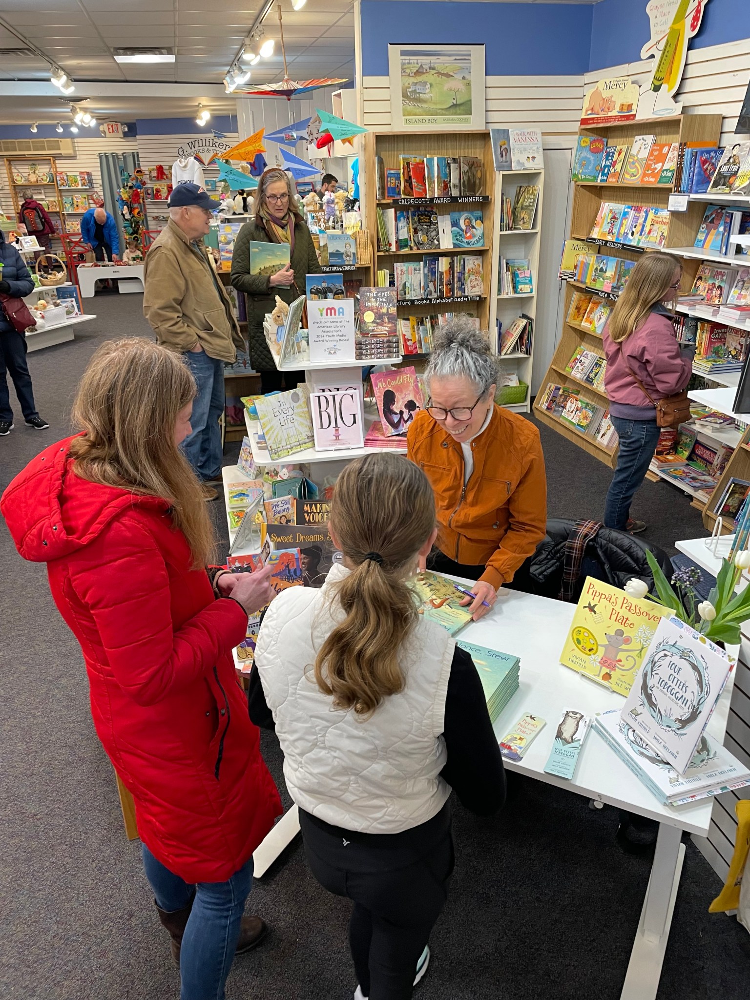 About | VIVIAN KIRKFIELD – Writer for Children